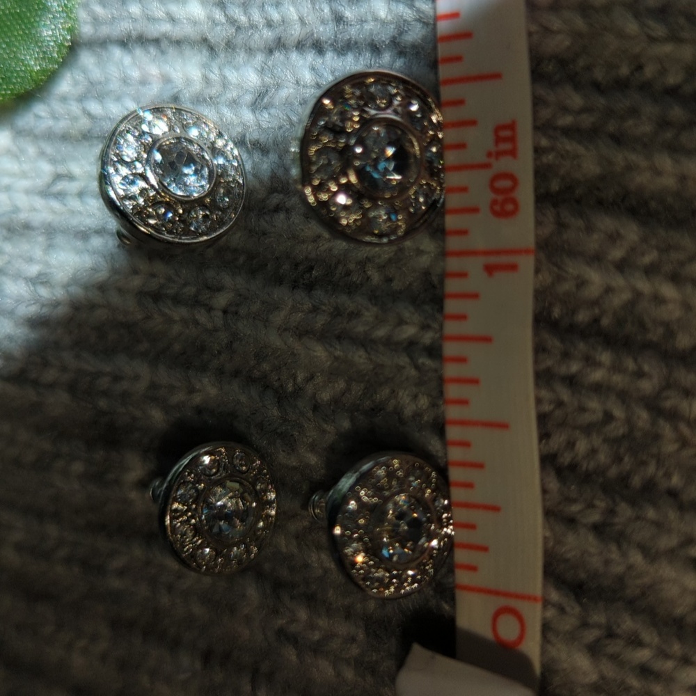 2 Pairs New Elegant Round Diamante CZ Silver Stud Earrings Stud Pierced - Picture 8 of 9